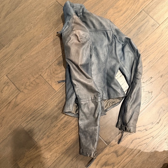 Danier Blue-Grey Genuine Leather Moto Jacket 2XS Asymmetric Zip, High Collar - Picture 8 of 16